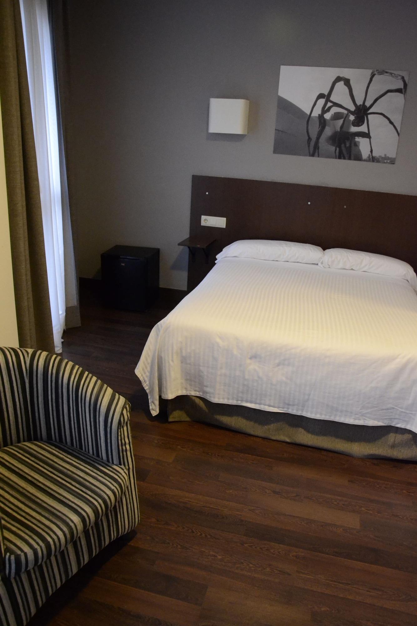 Hotel Sirimiri Більбао Екстер'єр фото