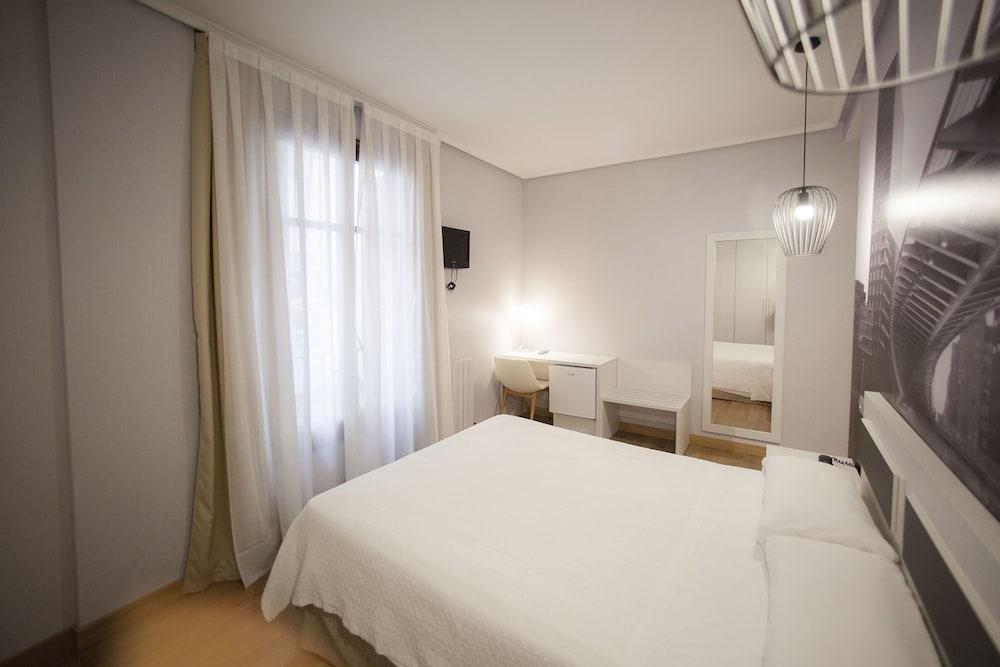 Hotel Sirimiri Більбао Екстер'єр фото