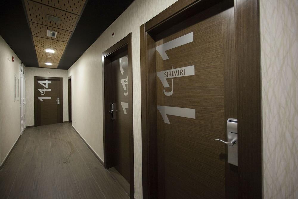 Hotel Sirimiri Більбао Екстер'єр фото