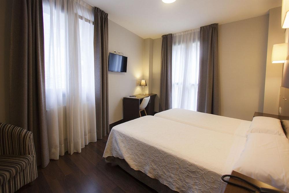 Hotel Sirimiri Більбао Екстер'єр фото