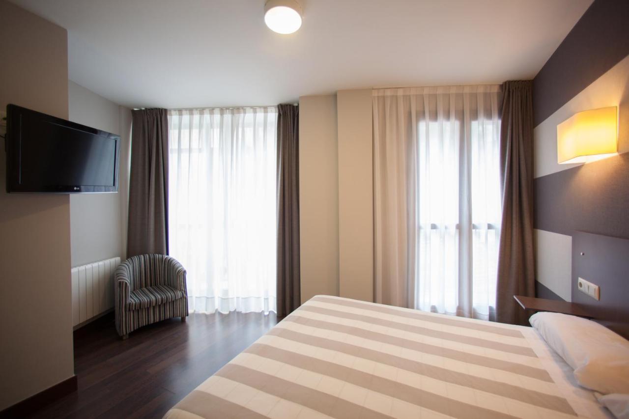 Hotel Sirimiri Більбао Екстер'єр фото