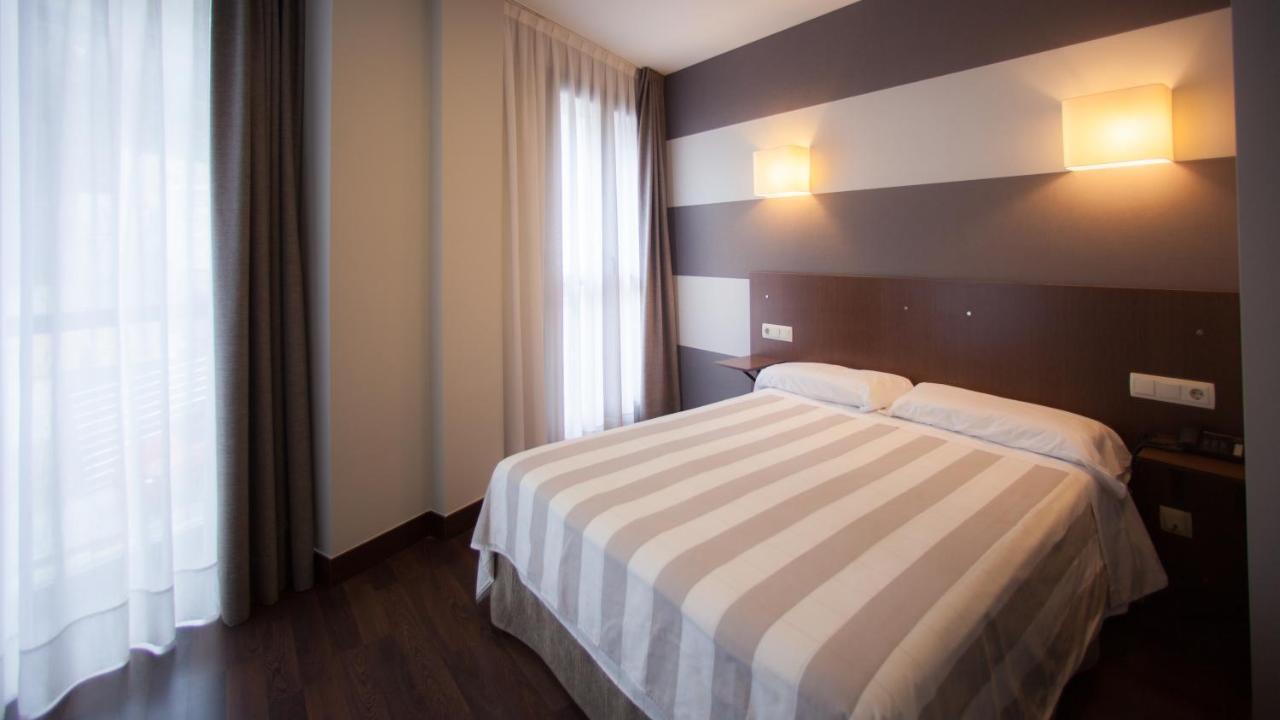 Hotel Sirimiri Більбао Екстер'єр фото