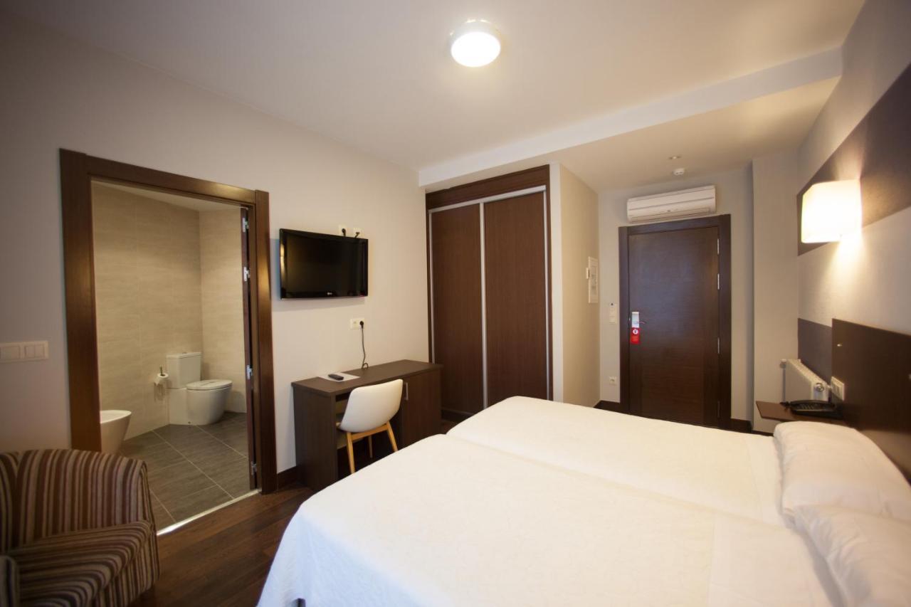 Hotel Sirimiri Більбао Екстер'єр фото