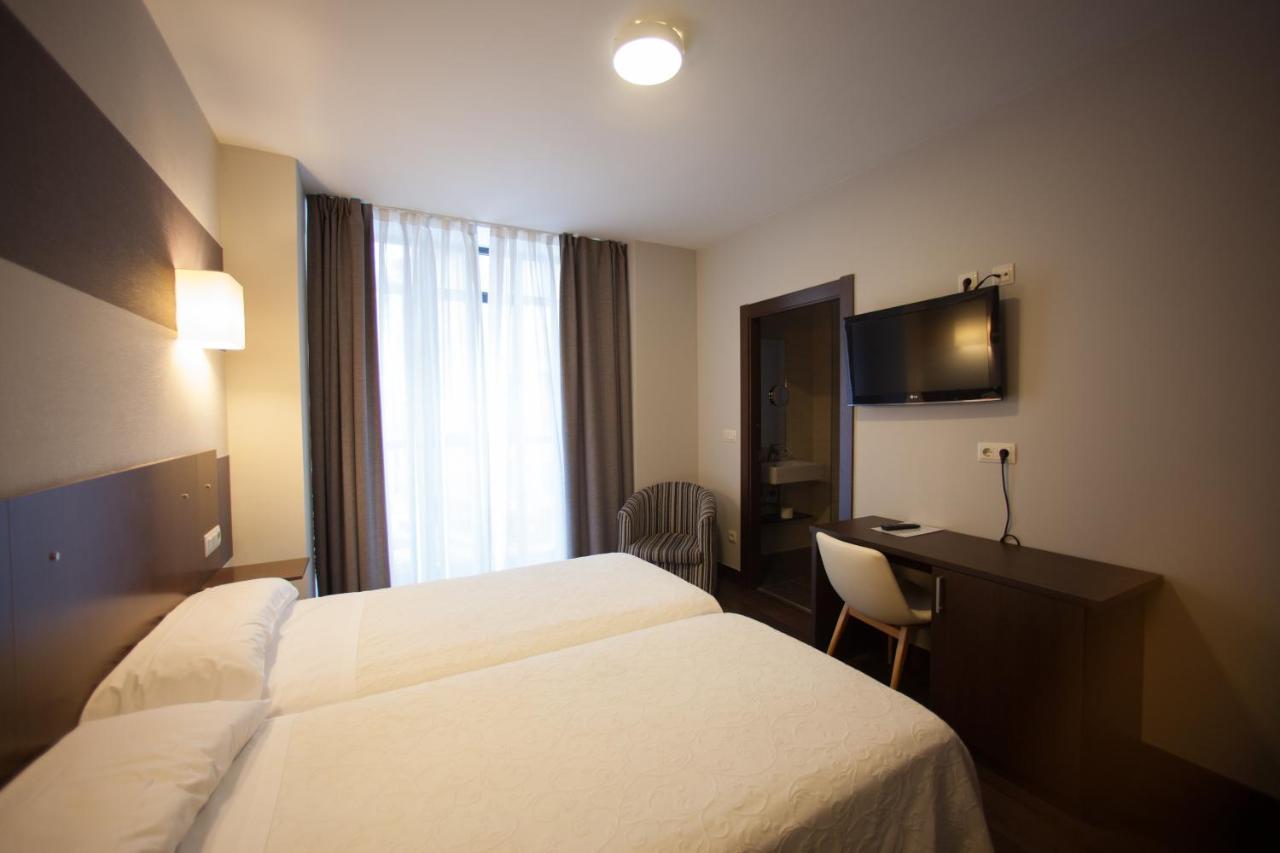 Hotel Sirimiri Більбао Екстер'єр фото