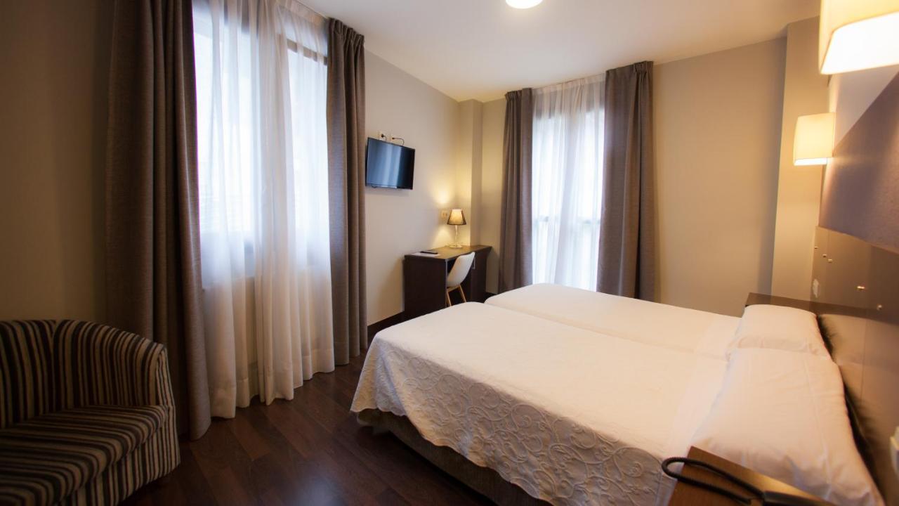 Hotel Sirimiri Більбао Екстер'єр фото